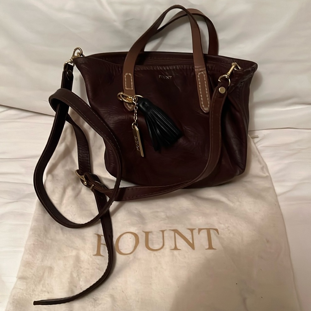 FOUNT Petite Bellfield CROSS-Body. Discontinued color.